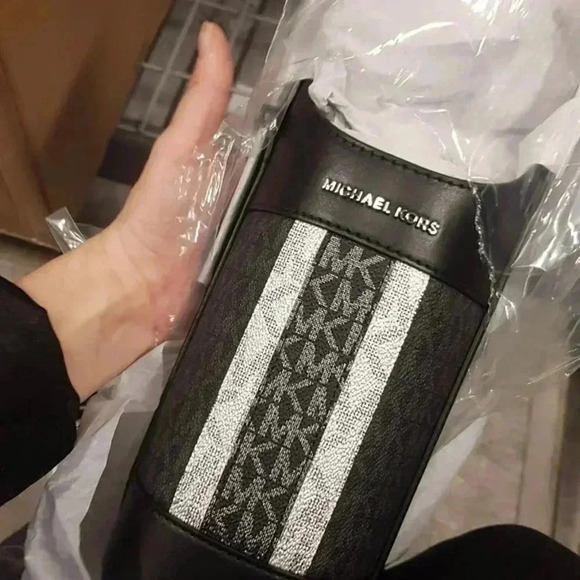 Michael Kors Wine Bottle Holder With Stripe Black Multi - Picture 1 of 8